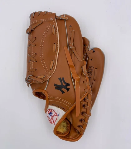 New York Yankees Brown Souvenir Baseball Glove, Unisex Children's, Model 2606 Cover
