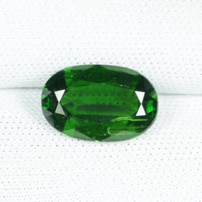2.83 ct DULL  LUSTROUS  DEEP GREEN 100% NATURAL CHROME DIOPSIDE  Oval  3394 DL - Image 1 of 2