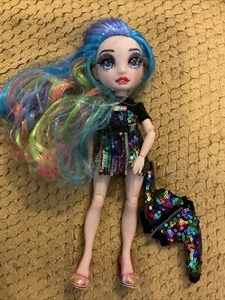 Rainbow High Season 2 Amaya Raine (Rainbow) gebrauchte Puppe - Bild 1 von 3