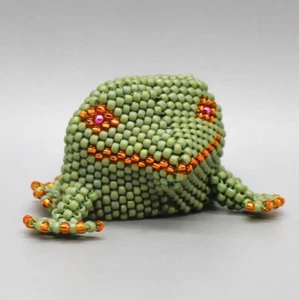 NATIVE AMERICAN BEADWORK-LITTLE BEADED FROG by FARLAN QUETAWKI-ZUNI BEADWORK - Picture 1 of 5