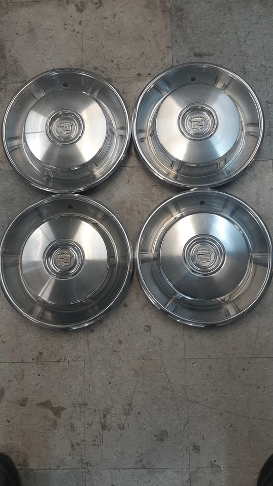 (4) Tapacubos Cadillac 1967 cupé Deville vintage 16" OEM Foto 1 de 1