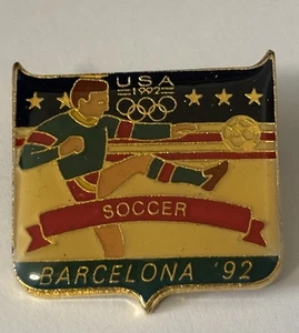 "Pin de tachuela de solapa ancha de 1"" tono dorado de fútbol de los Juegos Olímpicos de Estados Unidos Barcelona 1992" - Imagen 1 de 4