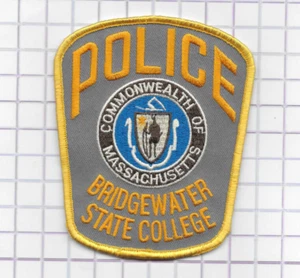 Parche de policía - BRIDGEWATER State College Massachusetts frontera amarilla - Imagen 1 de 1