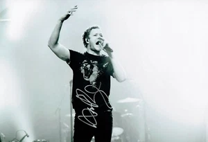 Dan Reynolds - Imagine Dragons autógrafo firmado 12x8 foto RARA + CERTIFICADO DE AUTENTICIDAD creyente - Imagen 1 de 1
