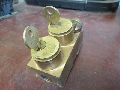 Longitud de la puñalada de bloqueo Yale: 1/2" a 1-1/8" usada Foto 1 de 2