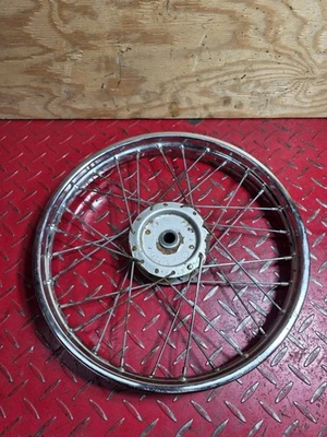 Conjunto de llanta trasera Suzuki FA50 1989 Foto 1 de 4