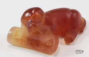 DAUM PATE-DE-VERRE VETRO CHIEN CANE CUCCIOLO PISOLINO SU TRONCO STATUINA FERMACARTE - Foto 1 di 7