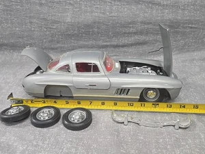 Revell 1955 Mercedes Gullwing 300 SL Model Kit 7475 (scala 1/12) così com'è - Foto 1 di 12