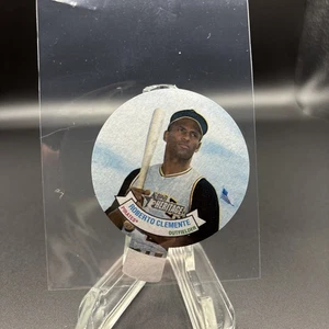 Roberto Clemente 2021 Topps Heritage 1972 Candy Lids insert #22 of 25 PIRATES - Picture 1 of 2