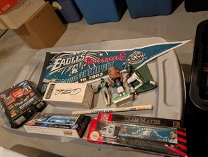 9 Stück Lot Philadelphia Eagles Sammlerstücke Brxlz, Trucks, Wackelköpfe, Wimpel, Figur - Bild 1 von 6