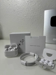 Apple AirPods Pro 2ème génération avec étui de charge sans fil MagSafe (USB-C)... - Photo 1 sur 4