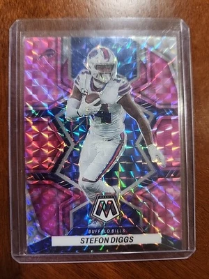 2022 Panini Mosaic Football Stefon Diggs #21 Pink Camo Prizm Buffalo Bills SP - Image 1 of 2