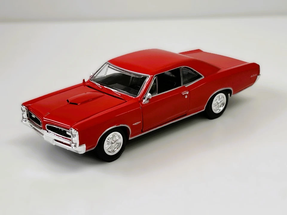 Pontiac GTO 1966 Pontiac GTO Red Rossa NewRay Car Model scala 1:25 - 1/25 - 1 25 - Immagine 1 di 4