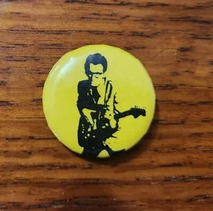 Vintage 1980s Elvis Costello 1-1/4" Promo Pin Back Button RARE - Bild 1 von 1