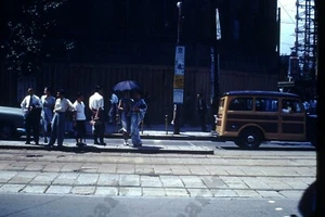 Straßenszene Japan Candid 50er Jahre Kodak roter Rand Kleinbildfilm Dia A4a15 - Bild 1 von 1