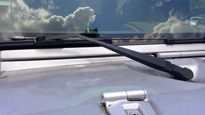 Jeep Wrangler JK 2010 brazo limpiaparabrisas derecho lado pasajero Foto 1 de 4