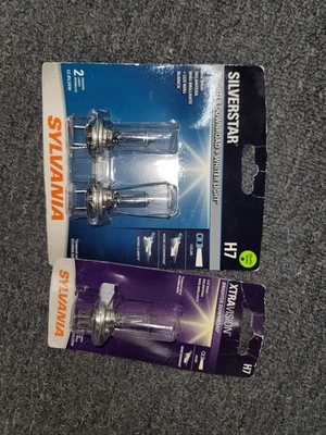 Juego de pares de faros de alto rendimiento Sylvania Silverstar H7 2 bombillas Foto 1 de 2