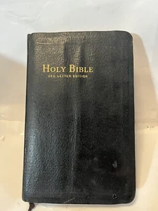 Vintage 1962 HOLY BIBLE Self-Pronouncing Revised Edition World Publishing Red  - Picture 1 of 8
