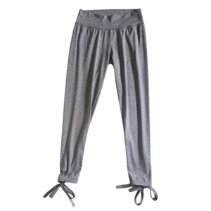 Leggings deportivos Simply Southern para mujer talla pequeña con lazo capri elásticos gris salón - Imagen 1 de 4
