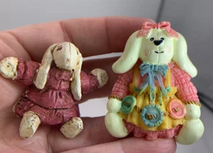Lot of 2 Easter Bunnies Vintage Resin Brooch Pin M-2506 - Picture 1 of 3