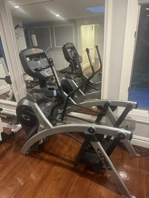 Cybex 525AT Arc Trainer Elliptical with E3 Console - CommercialGrade - Image 1 of 4