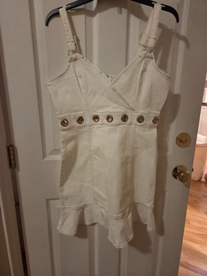 Bebe Eyelet Detail Fit Flare 牛仔连衣裙白色 6 码全新带标签 — 第 1/4 张图片