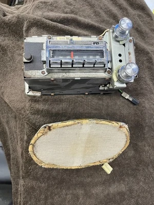 1965 1966 1967 Chevrolet corvette AM/FM radio & speaker GM OEM Mid-year - Image 1 of 4