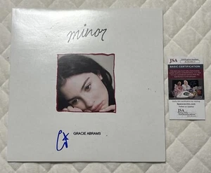 GRACIE ABRAMS SIGNIERTES MINOR VINYL ALBUM - JSA COA - Bild 1 von 2