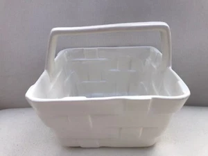 1983 California Whittier Pottery Glossy White Square Ceramic Basket With Handle - Picture 1 of 7