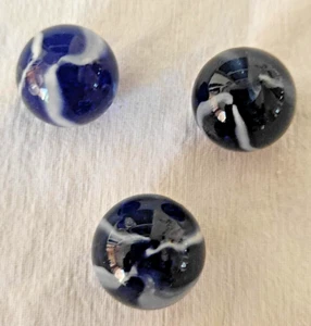 OLD 3 TOY MARBLES COBALT BLUE 4 WHITE SURFACE BANDS MEDIUM BLUE AGAINST LIGHT - Picture 1 of 24