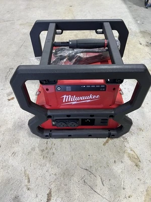 Milwaukee 2845-20 M18 18V CARRY-ON 3600W/1800W Power Supply - Bare Tool - Image 1 of 3