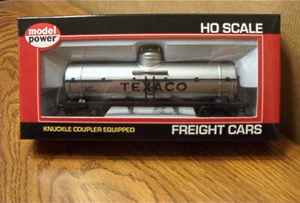 MODEL POWER HO Scale 40' Chemical Tank Car - Texaco - #98106 - Picture 1 of 2