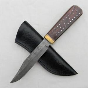 Damascus blade hunting knife, hardwood handle, leather sheath; UNUSED
