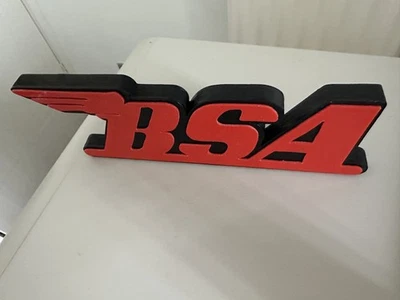 Letrero de moto con logotipo BSA 25 cm hecho a mano en madera y plástico Foto 1 de 3