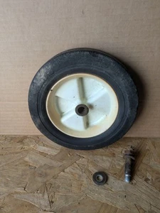 1978 Lawn Boy 5247 Atom Hinterrad 8 Zoll 682972 mit Schraube und Unterlegscheiben - Bild 1 von 7