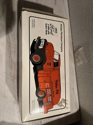 First Gear 1953 Ford C-600 Phillips 66 Tanker Truck 1:34 Scale Diecast - Image 1 of 2
