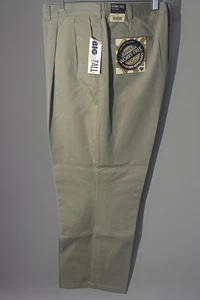 St. Johns Bay Worry Free Pants Mens 46x30 Tan Side Elastic Teflon Pleated NEW - Picture 1 of 6