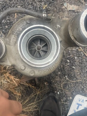 Holset Hx40 涡轮增压器  — 第 1/4 张图片