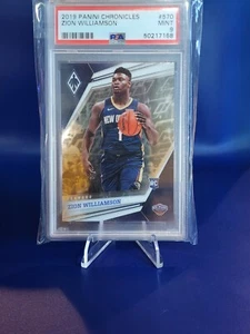 50831207 Zion Williamson 2019-20 Chronicles Phoenix RC Rookie 570 PSA 9 COME NUOVO - Foto 1 di 2