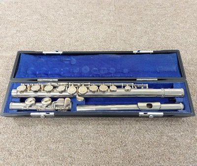 YAMAHA YFL-23 Flute - Image 1 of 4