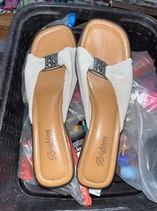 NWOT Brighton ISABEL SIZE 9 beige sandals Silver Buckle Slides Classy Elegant - Picture 1 of 5