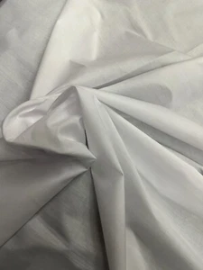 5 METRES GOOD QUALITY PLAIN POLY COTTON TETORON BLENDED FABRIC 150cm WIDE WHITE - Picture 1 of 2
