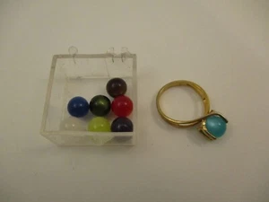Vintage Gold Plated Cocktail Ring with 8 Swappable Stones Signed U Size 6 - Picture 1 of 6