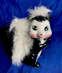Furry Skunk Animal Figurine Enesco Japan - Picture 1 of 10