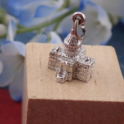 Vintage Capitol Building Sterling Silver Charm Weighs 4.5 grams - Image 1 of 4