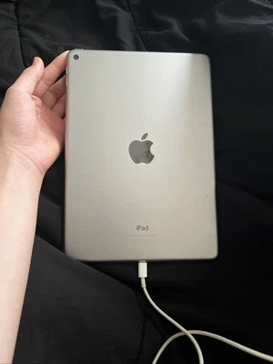 Apple iPad 8th Gen - Image 1 of 4