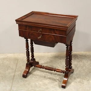Table travailleuse - en acajou - 19ème siècle - Imagen 1 de 10