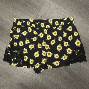 Forever 21 Shorts Women's Size Large Elastic Waist 1” Sunflower Summer Crochet - Picture 1 of 7