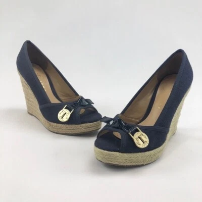 Cuñas Ivanka Trump Itlarima azul marino peep toe Foto 1 de 4