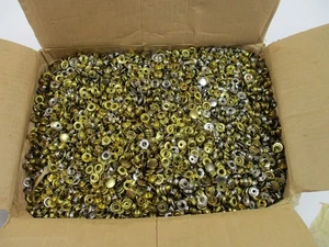** Nuevo estuche Scovill sujetadores de botón a presión 12,16 lb ¡vale la pena! - Imagen 1 de 1